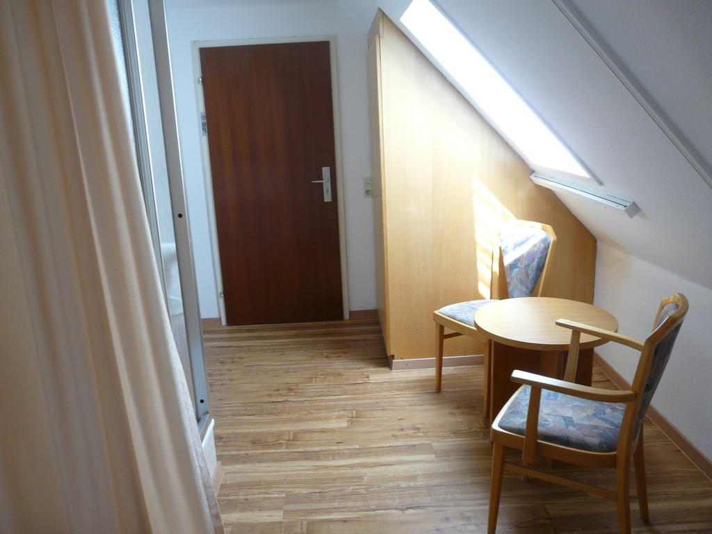Hotel-Restaurant Waldhorn Weingarten  Oda fotoğraf