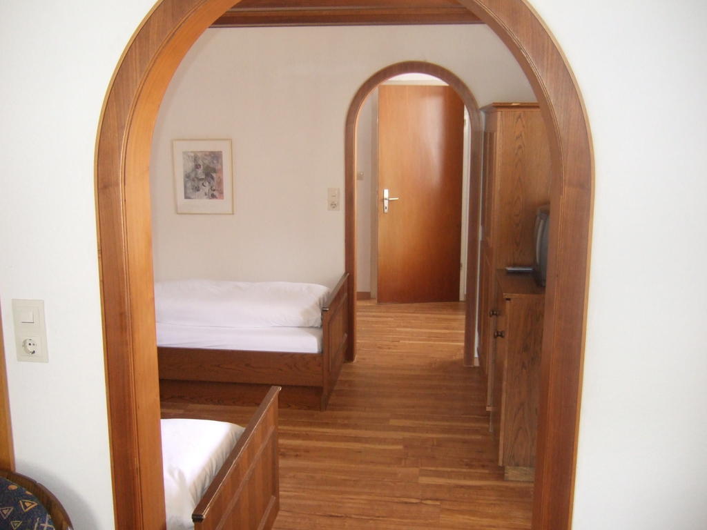 Hotel-Restaurant Waldhorn Weingarten  Oda fotoğraf