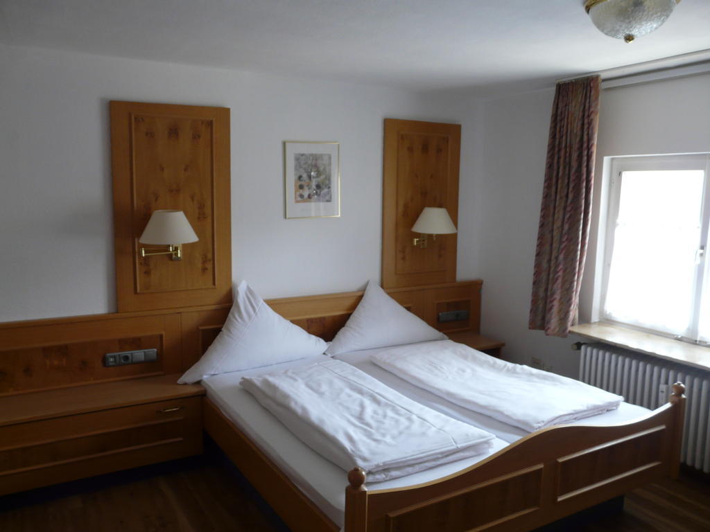 Hotel-Restaurant Waldhorn Weingarten  Oda fotoğraf